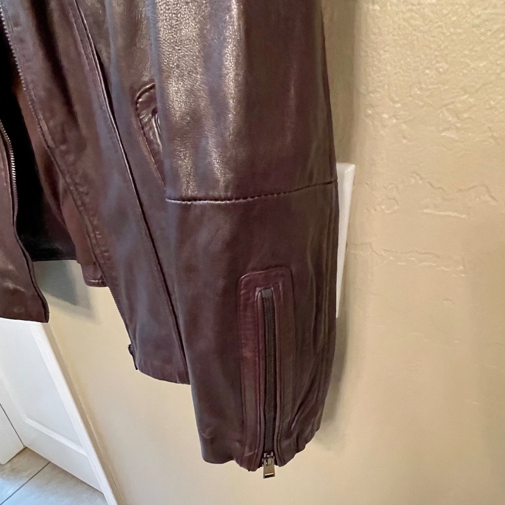 Leather Jacket - Picture 4 of 7